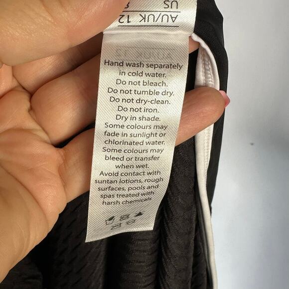 NWT NipTuck Swim Jane Black & White One Piece Swimsuit – Size 8 - Picture 12 of 12